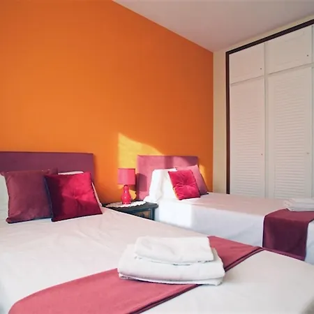 Splendid 4 Bedroom In Apartman *